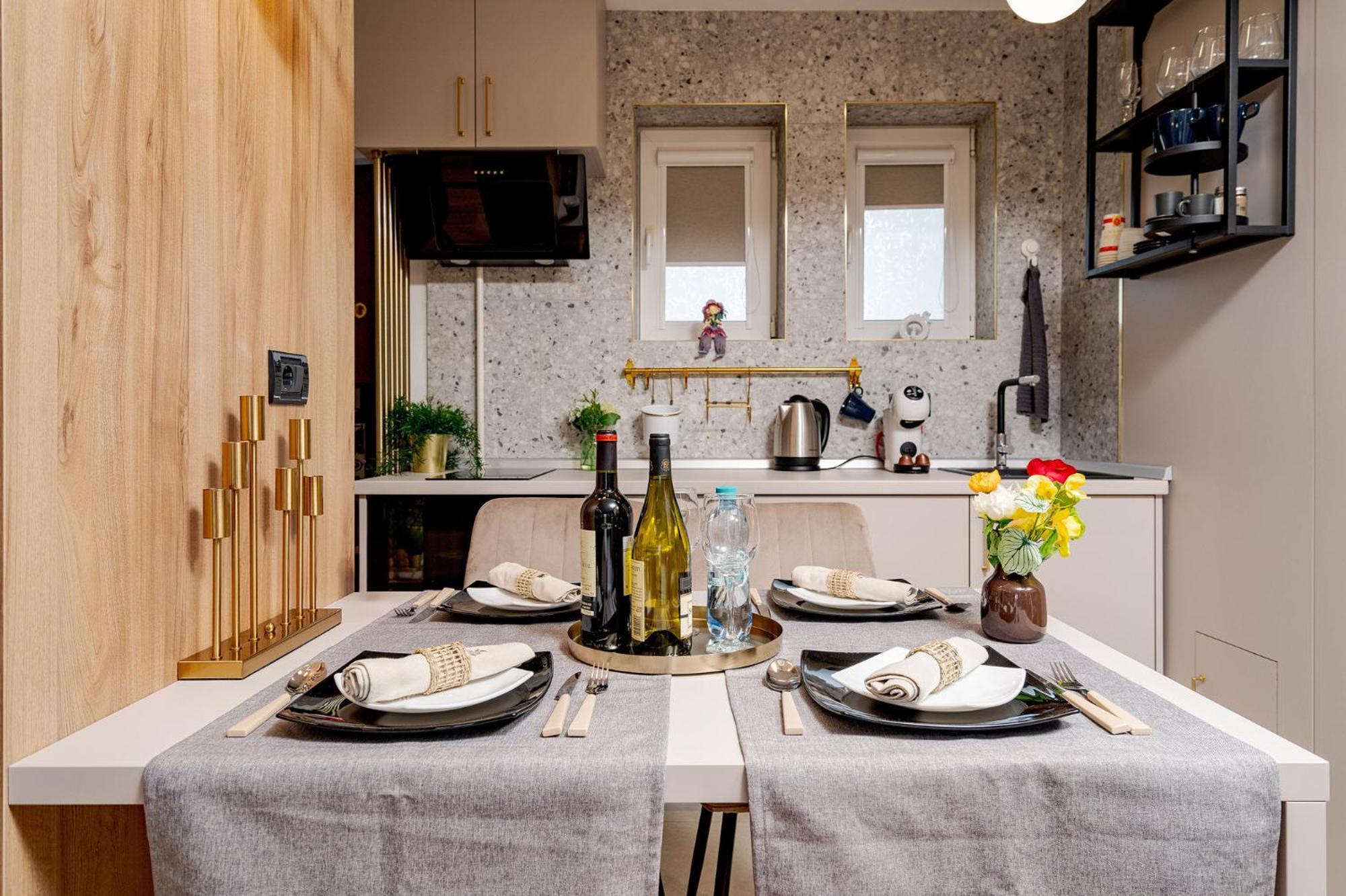 Romana Vibe Elegance In The Heart Of The City Bukarest Eksteriør billede
