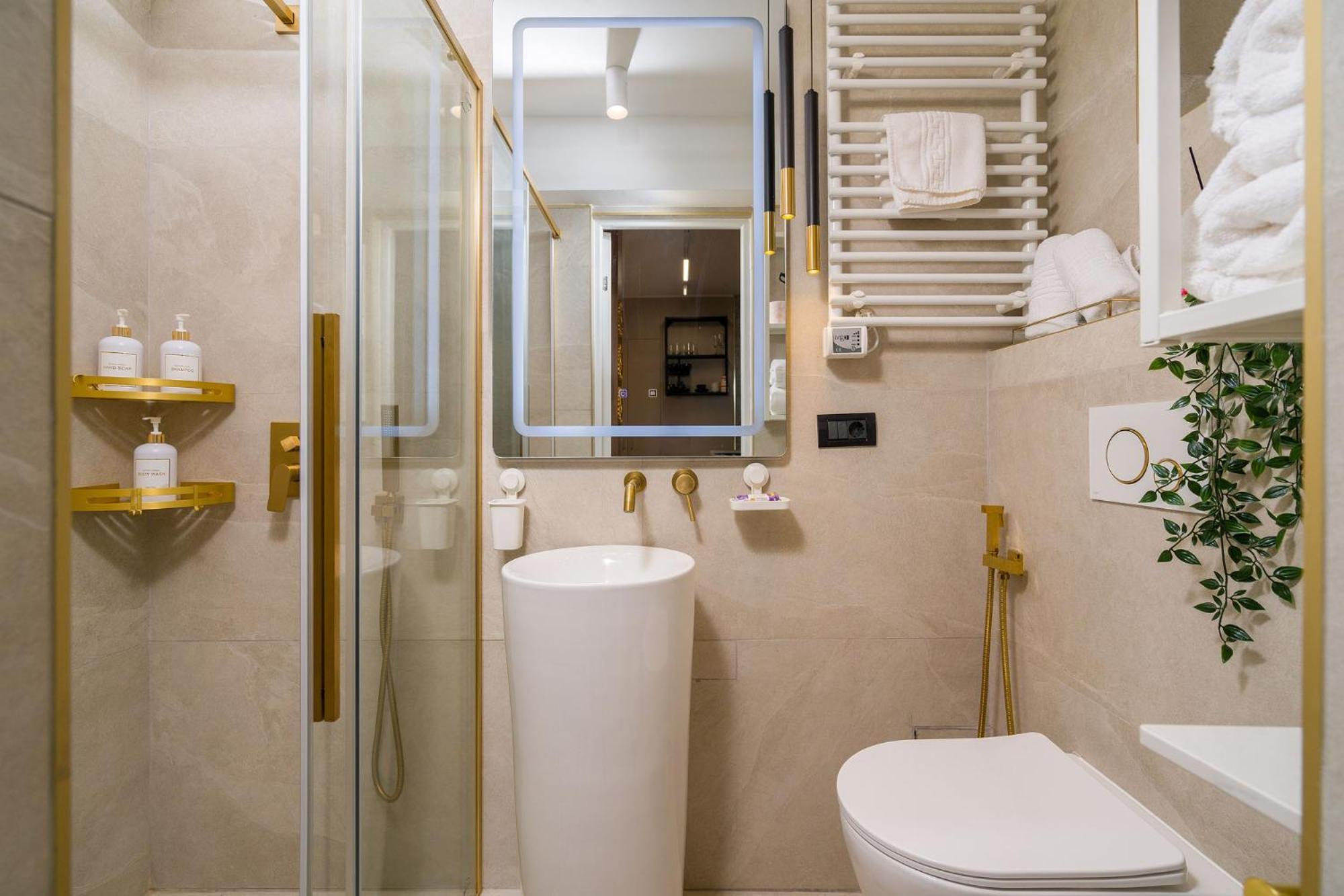 Romana Vibe Elegance In The Heart Of The City Bukarest Eksteriør billede